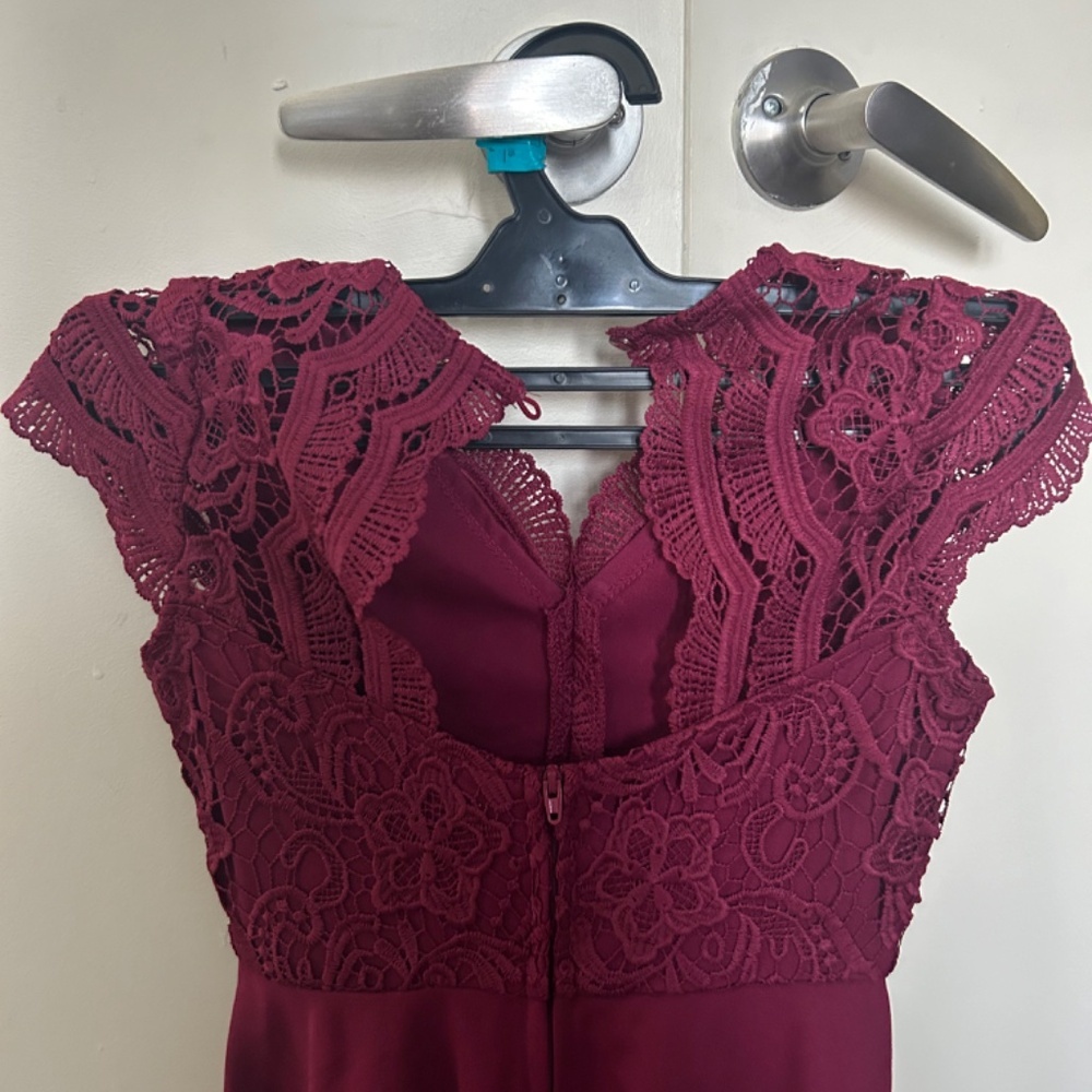 Girls size 7 lace/polyester burgundy dress - Picture 4 of 4